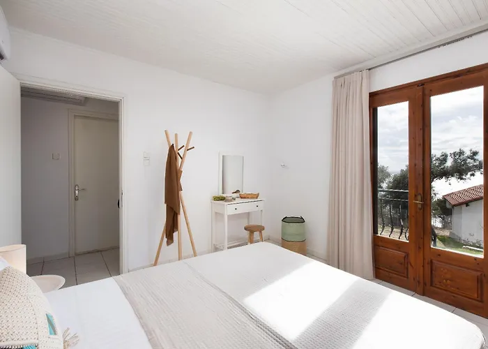 Acroterra - Easy Living 3* Alikí