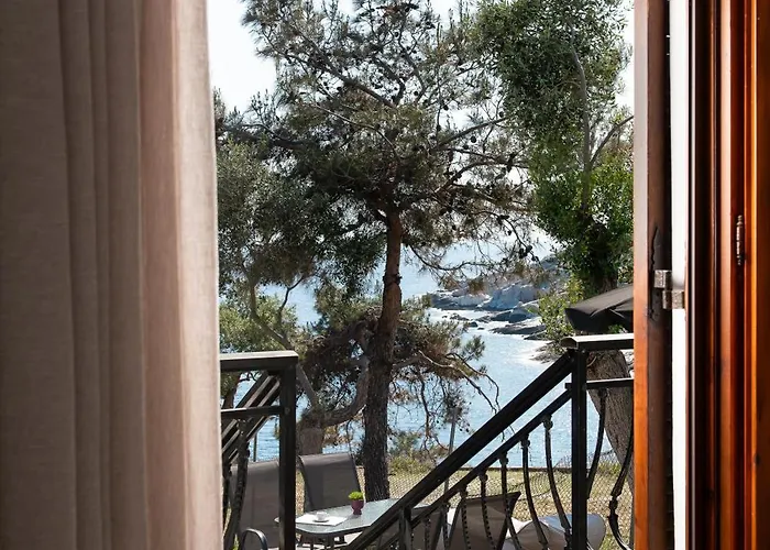 Acroterra - Easy Living 3*