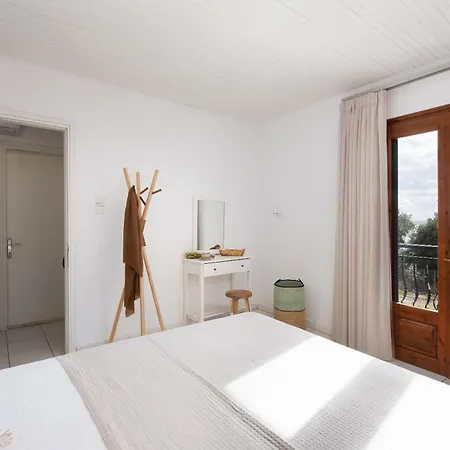 Acroterra - Easy Living 3* Alikí