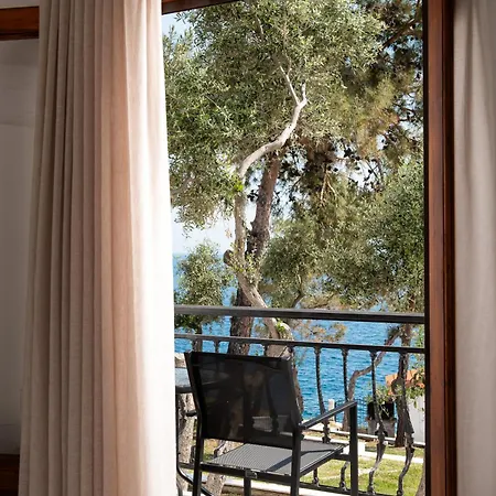 Acroterra - Easy Living Aparthotel 3*