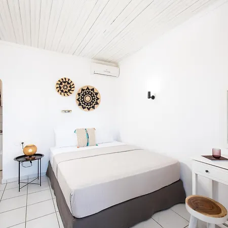 Acroterra - Easy Living Alikí