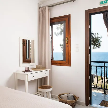 Acroterra - Easy Living 3*