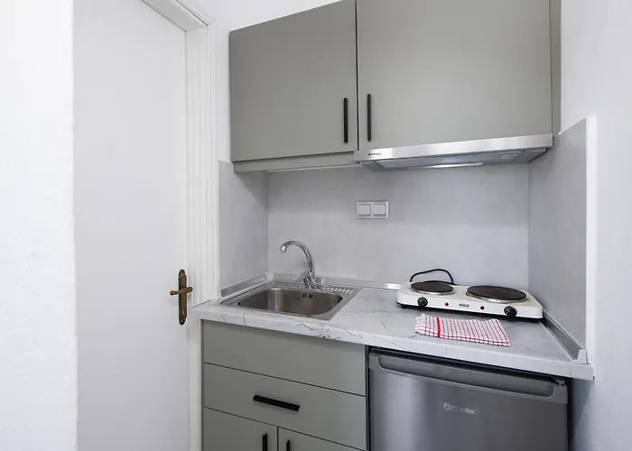 Acroterra - Easy Living 3*